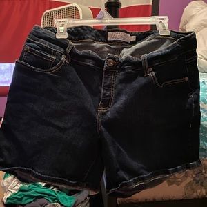 Torrid Dark Denim Jean Shorts size 18